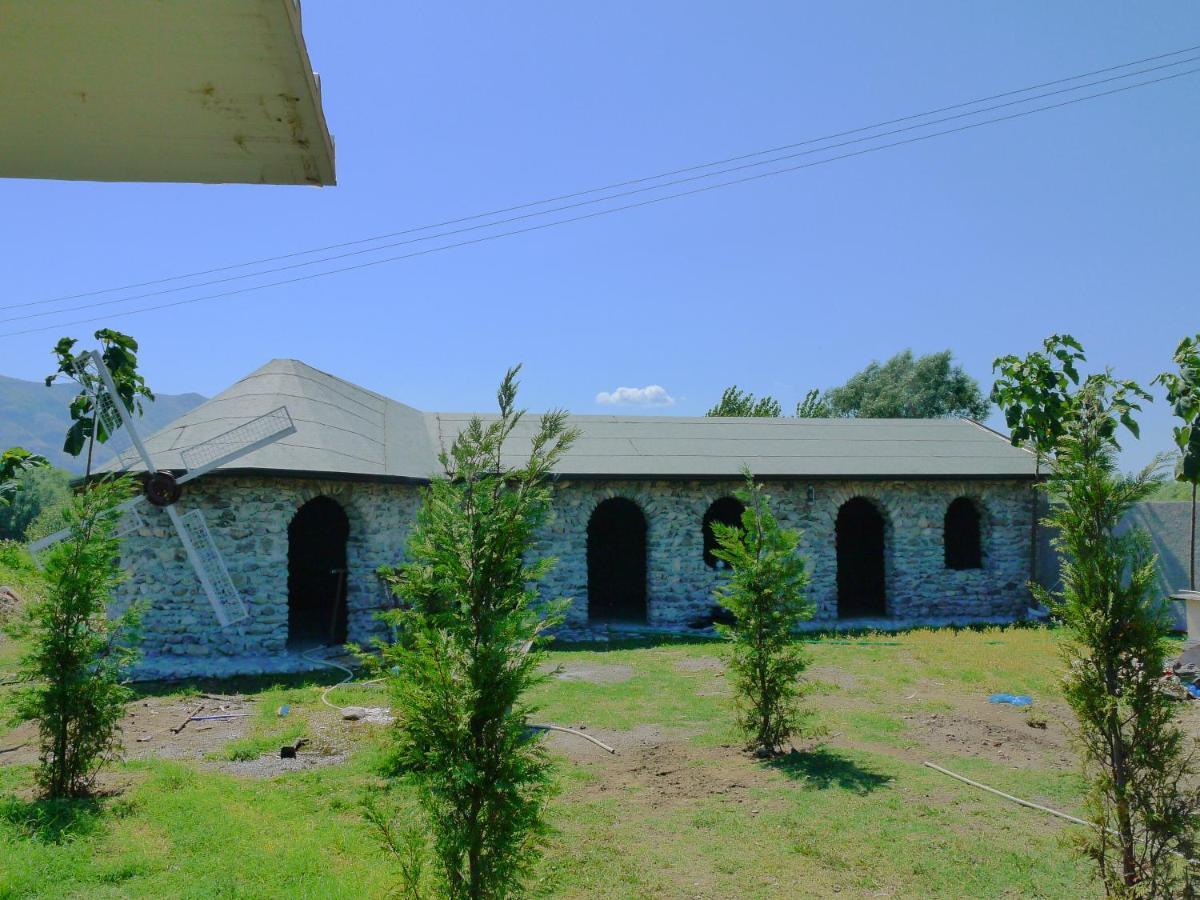 Windmill Shkodra Gesthouse Camping & Grill Bagian luar foto