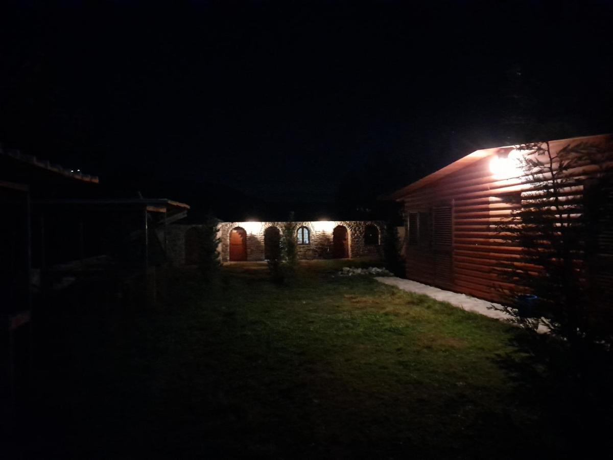 Windmill Shkodra Gesthouse Camping & Grill Bagian luar foto