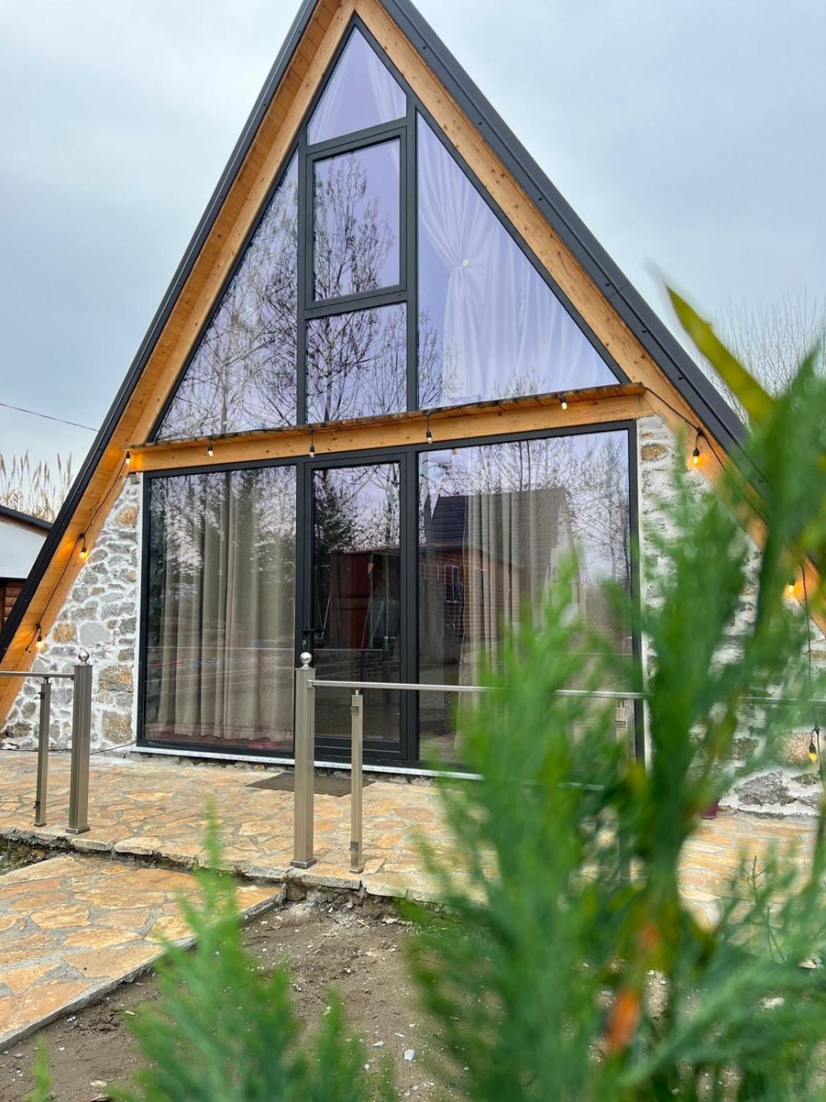 Windmill Shkodra Gesthouse Camping & Grill Bagian luar foto