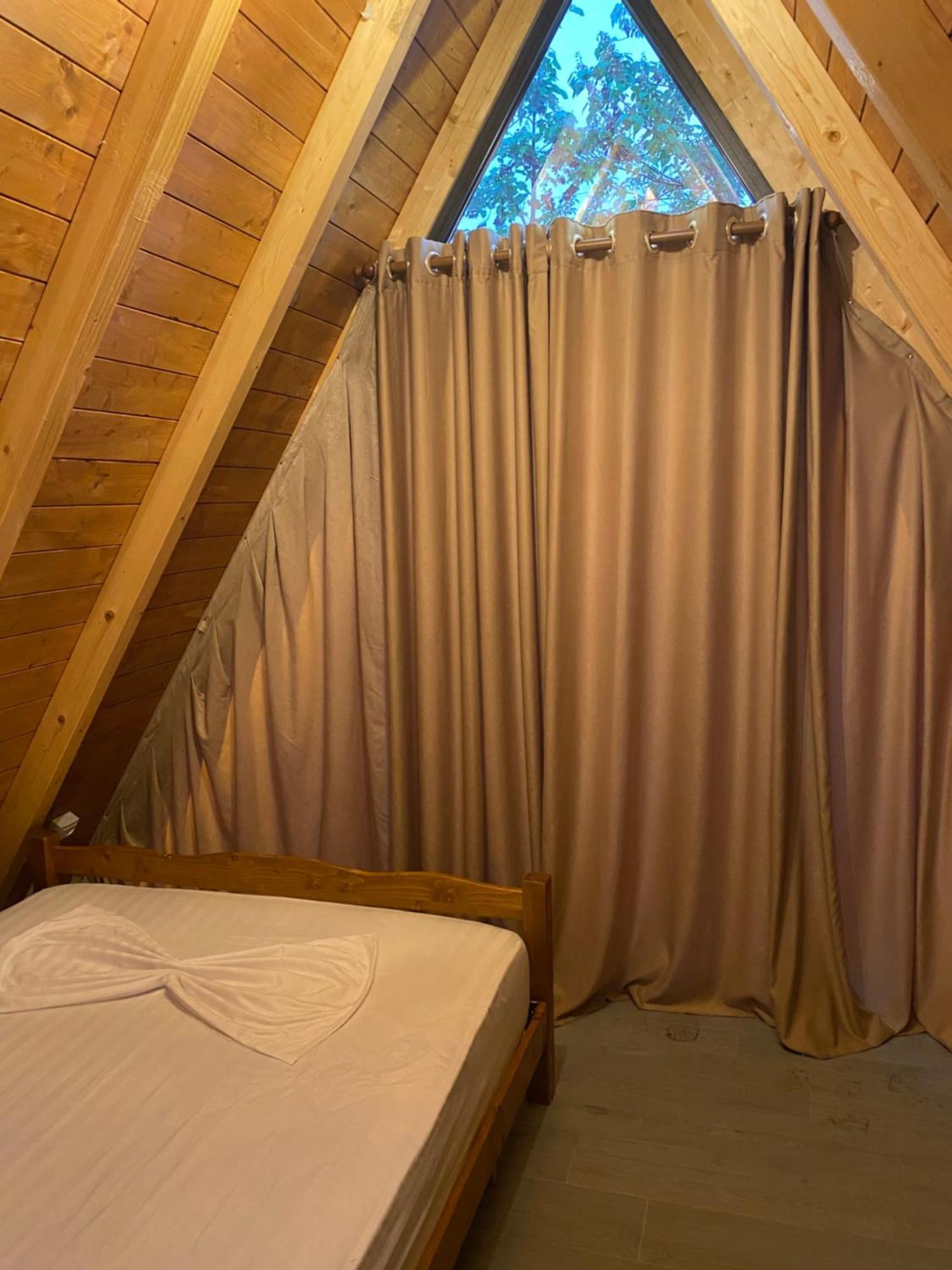Windmill Shkodra Gesthouse Camping & Grill Bagian luar foto