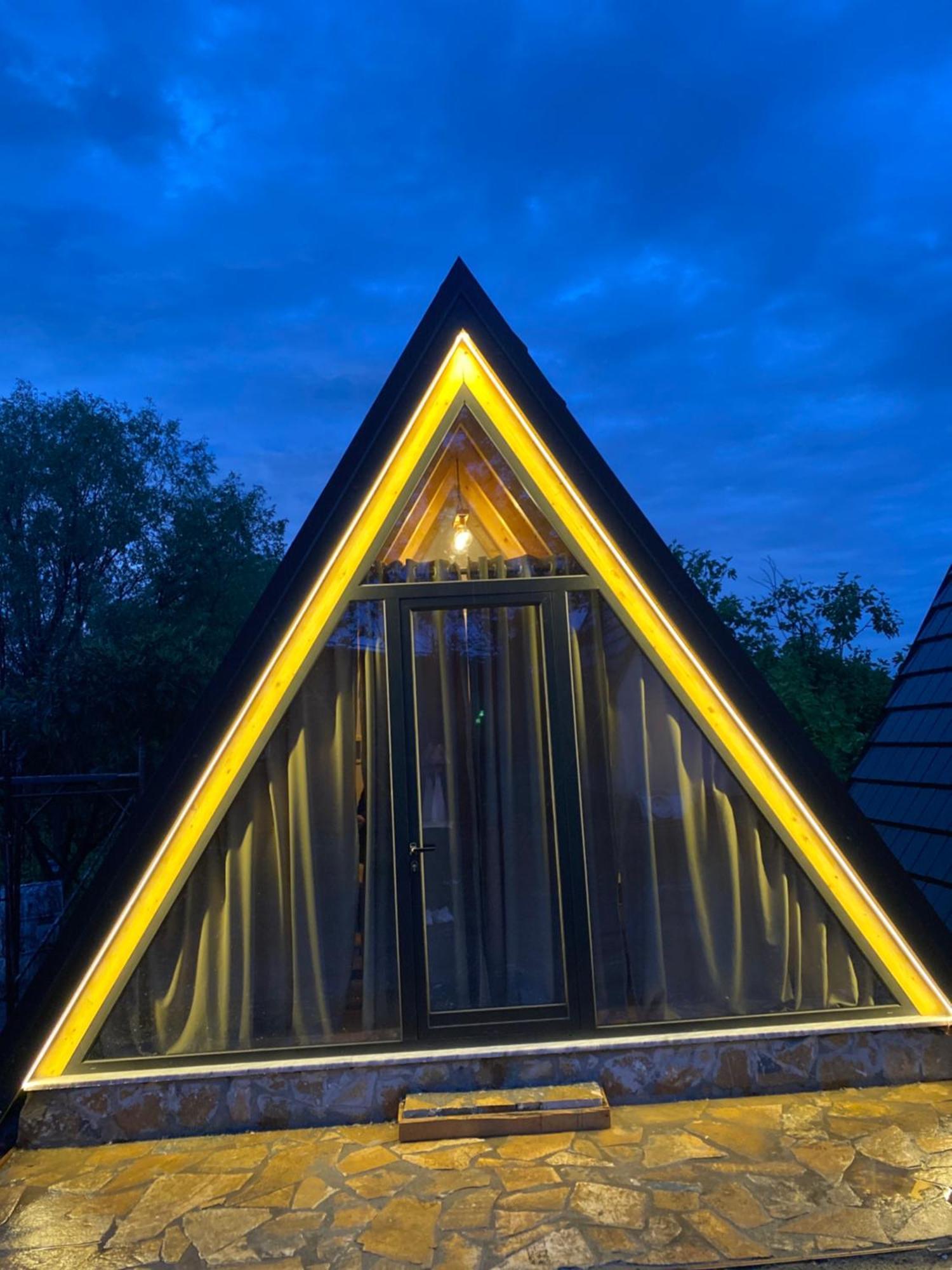 Windmill Shkodra Gesthouse Camping & Grill Bagian luar foto