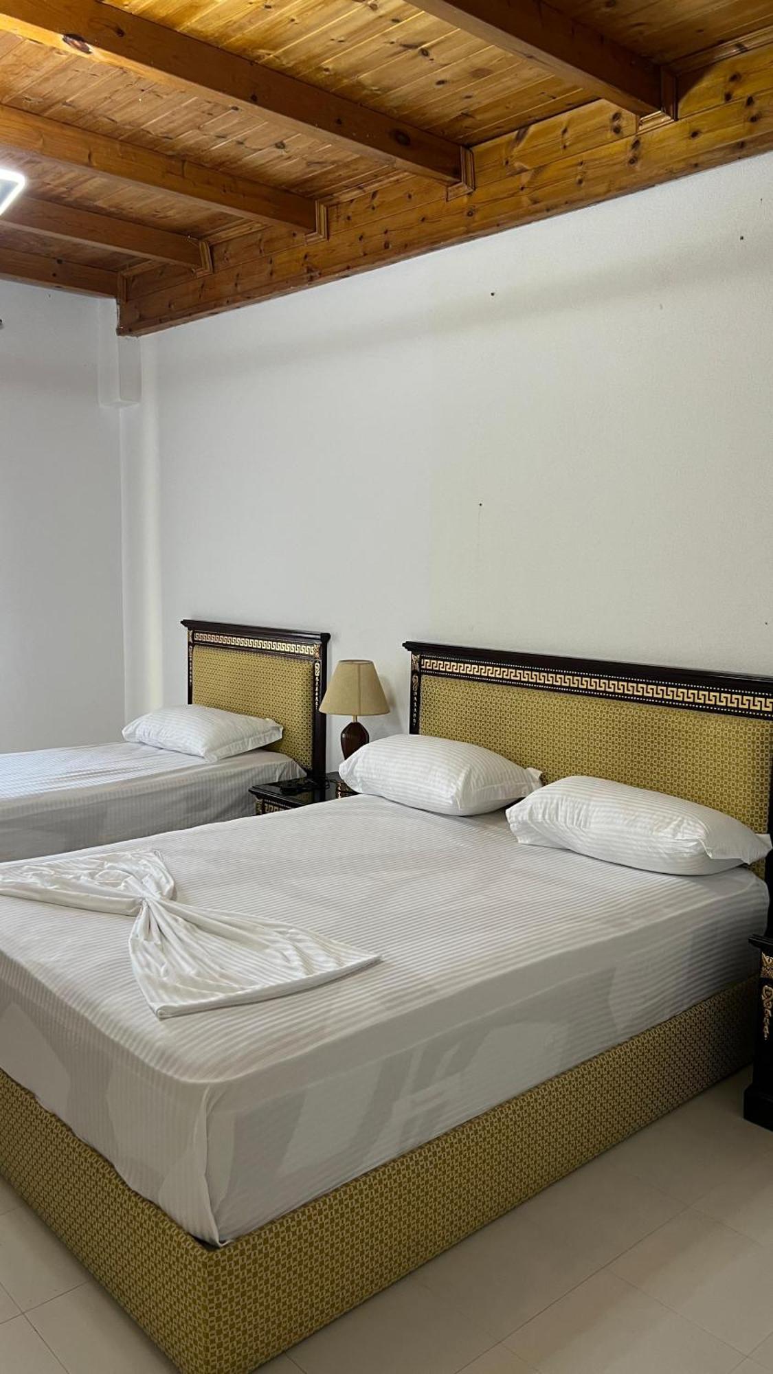 Windmill Shkodra Gesthouse Camping & Grill Bagian luar foto