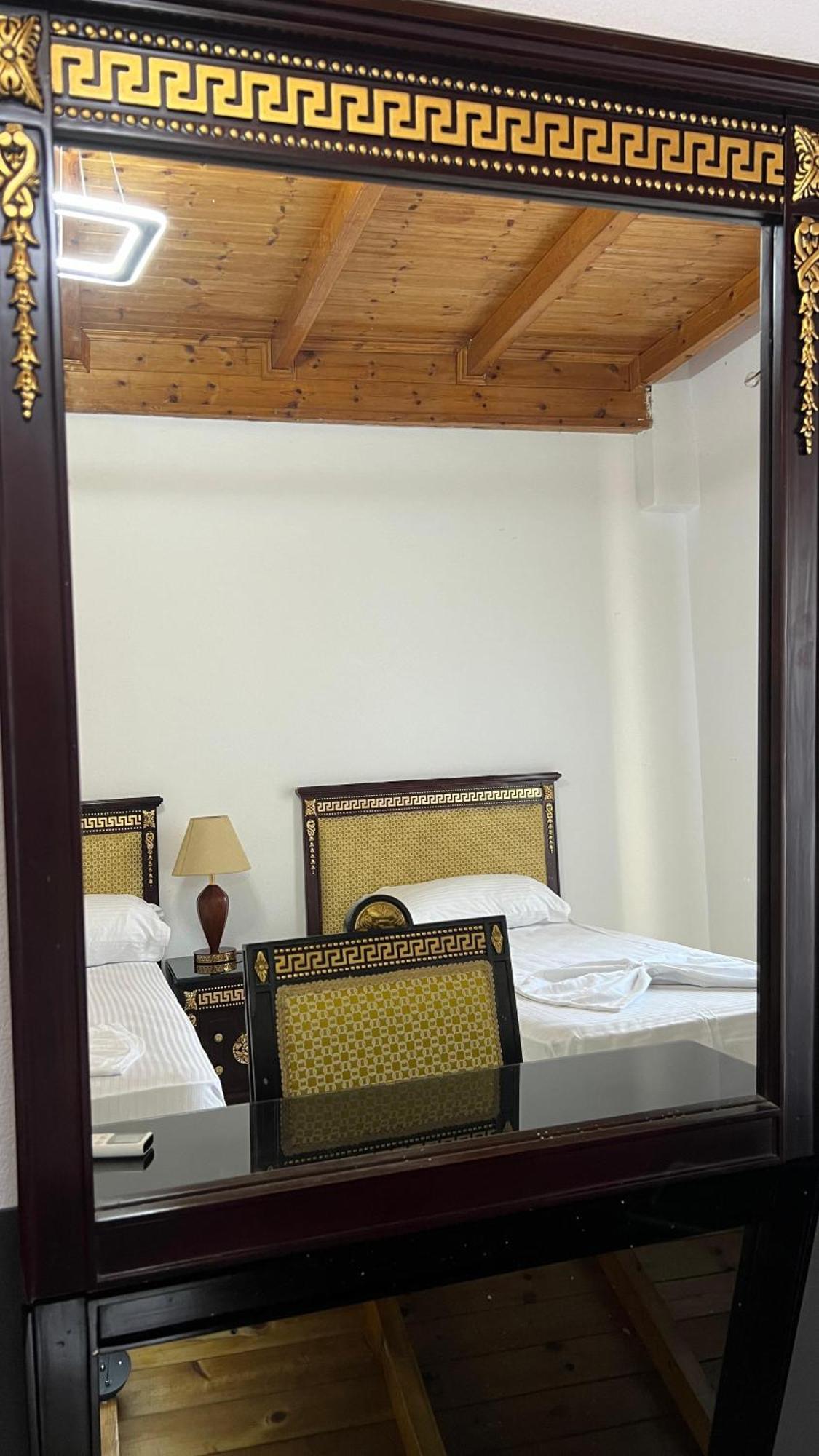 Windmill Shkodra Gesthouse Camping & Grill Bagian luar foto