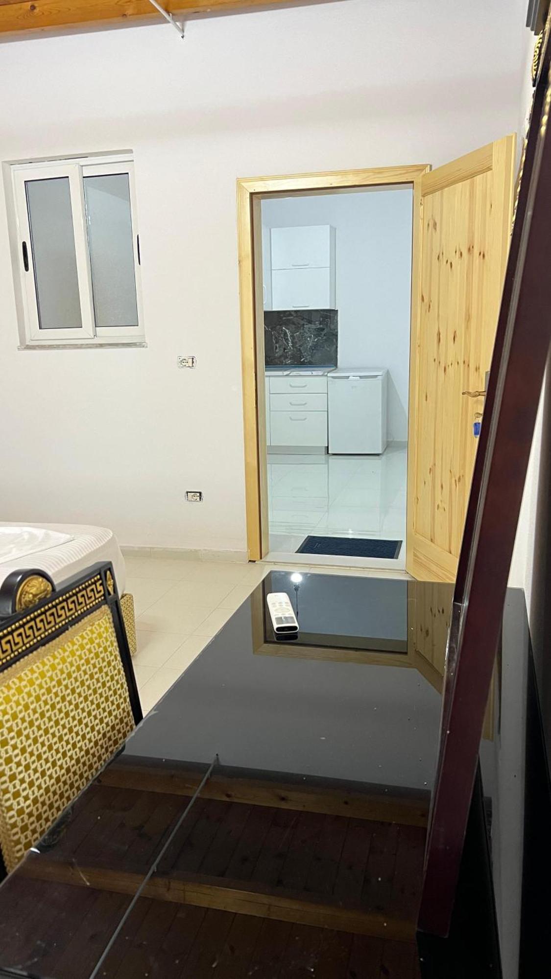 Windmill Shkodra Gesthouse Camping & Grill Bagian luar foto